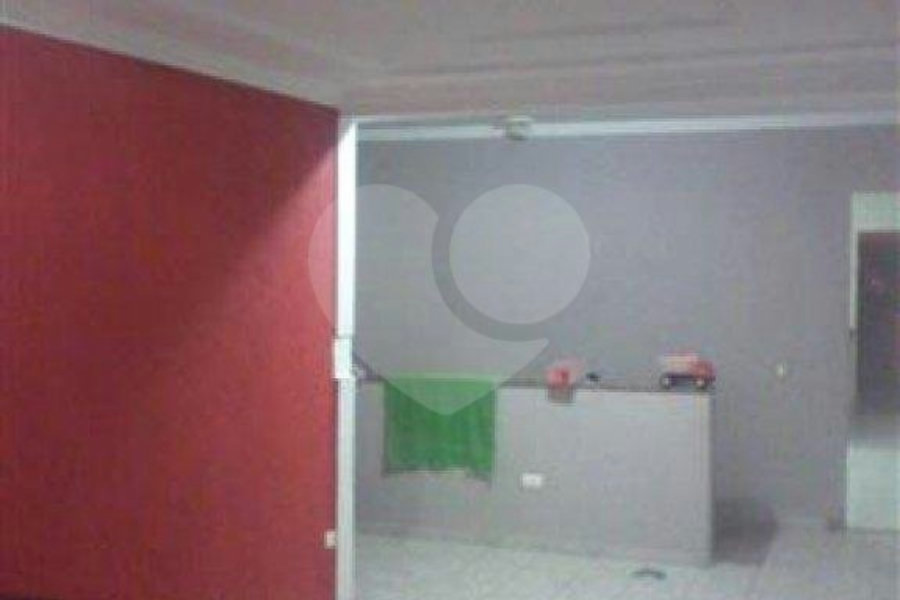 Casa à venda com 4 quartos, sendo 1 suíte, em Jardim Peri, São Paulo, SP