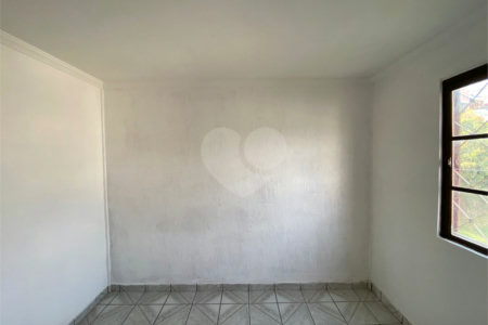 Apartamento para alugar com 2 quartos em Jardim Adriane, Itaquaquecetuba, SP