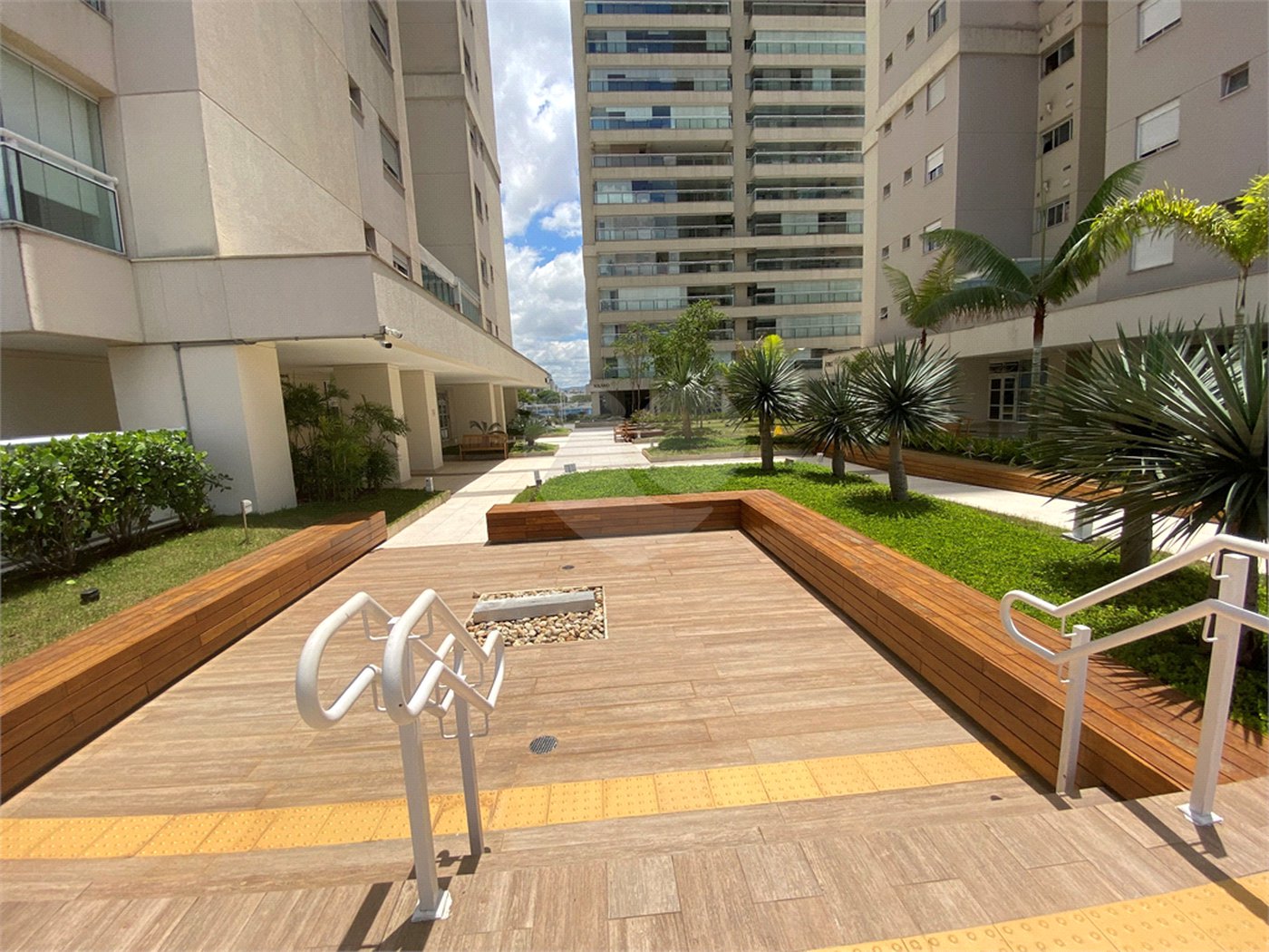 Apartamento à venda com 3 suítes em Barra Funda, São Paulo, SP