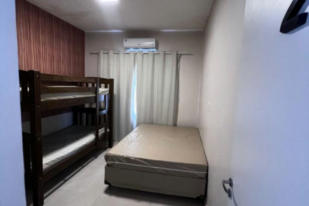 Casa à venda com 8 quartos, sendo 2 suítes, em Flórida, Praia Grande, SP