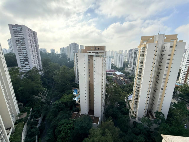 Apartamento à venda com 3 suítes em Vila Andrade, São Paulo, SP