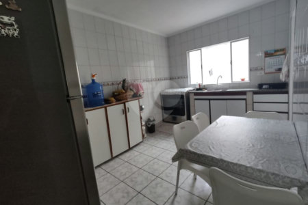 Sobrado à venda com 3 quartos, sendo 1 suíte, em Jardim Alvinópolis, Atibaia, SP