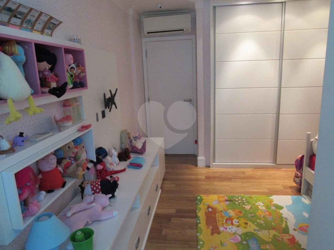 Apartamento à venda com 3 suítes em Real Parque, São Paulo, SP
