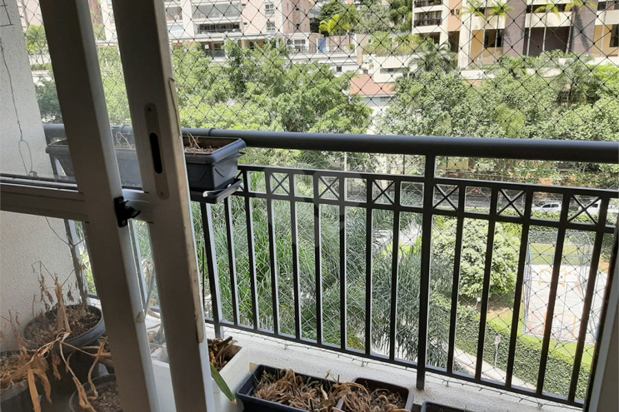 Apartamento à venda ou para alugar com 3 quartos, sendo 1 suíte, em Morumbi, São Paulo, SP