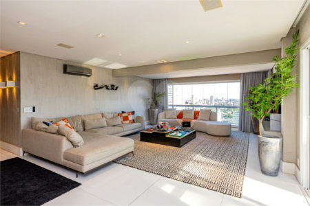 Apartamento à venda com 4 quartos, sendo 3 suítes, em Campo Belo, São Paulo, SP