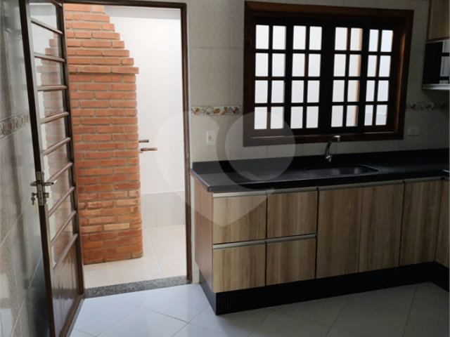 Sobrado à venda com 2 suítes em Vila Medeiros, São Paulo, SP