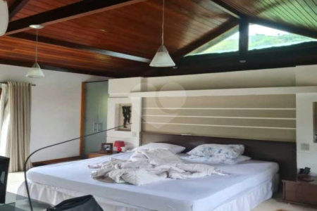 Casa à venda com 4 quartos, sendo 6 suítes, em Campo Grande, Rio de Janeiro, RJ