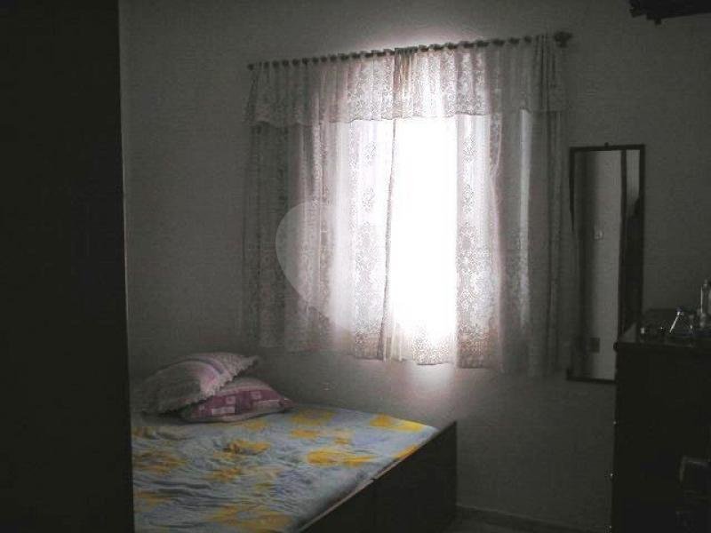 Sobrado à venda com 4 quartos, sendo 1 suíte, em Vila Nivi, São Paulo, SP