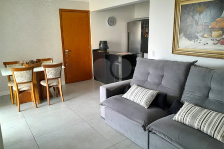 Apartamento à venda com 3 quartos, sendo 1 suíte, em Jardim Marajoara, São Paulo, SP