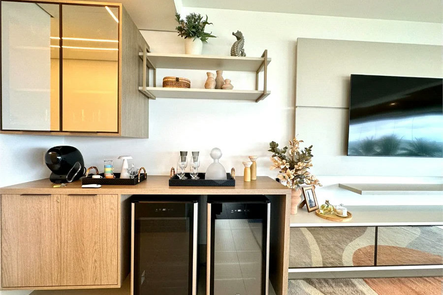 Apartamento à venda com 5 quartos, sendo 4 suítes,  em Riviera de São Lourenço, Bertioga, SP