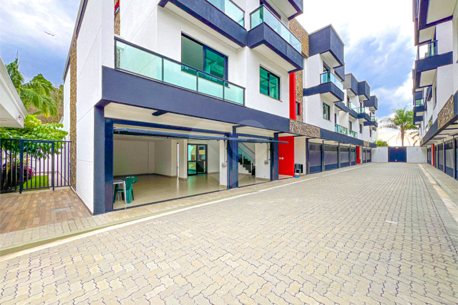Casa à venda com 4 suítes no condomínio Res São Pedro da Aldeia, São Paulo - SP