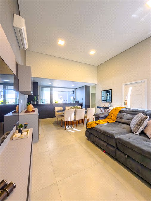 Casa à venda com 3 suítes no condomínio Jardim Residencial Dona Maria José, Indaiatuba - SP