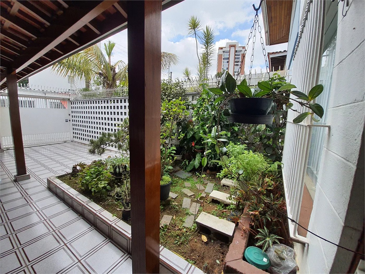 Sobrado à venda com 3 quartos, sendo 1 suíte,  em Jardim Rizzo, São Paulo, SP