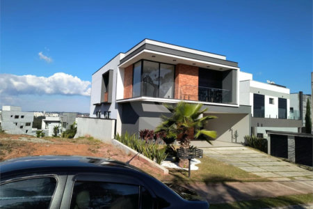 Casa à venda com 3 quartos, sendo 1 suíte, no condomínio Bella Città - Fazenda Rodeio, Mogi das Cruzes - SP