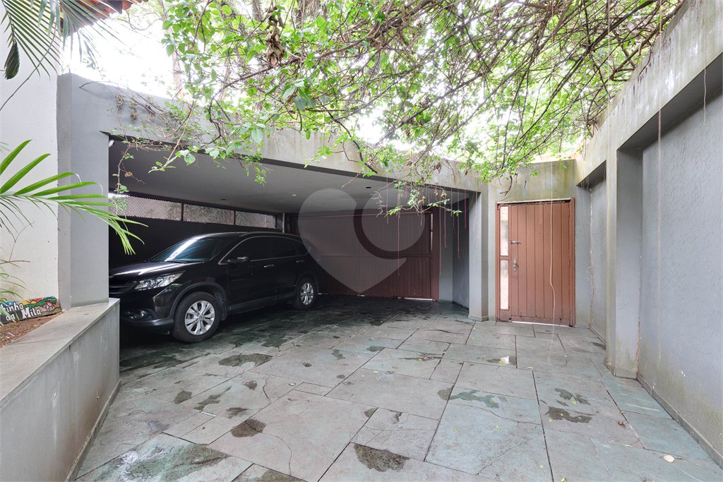 Casa Térrea à venda com 4 quartos, sendo 2 suítes, em Alto da Boa Vista, São Paulo, SP