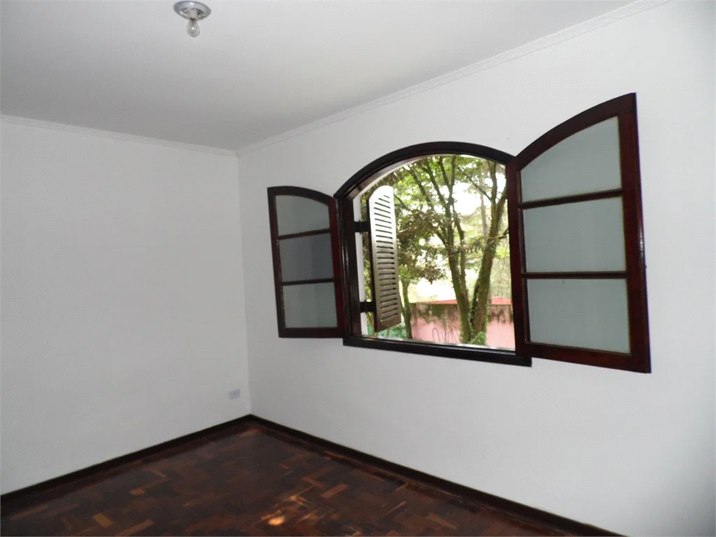 Casa à venda com 5 quartos, sendo 3 suítes, em Vila São Francisco, São Paulo, SP