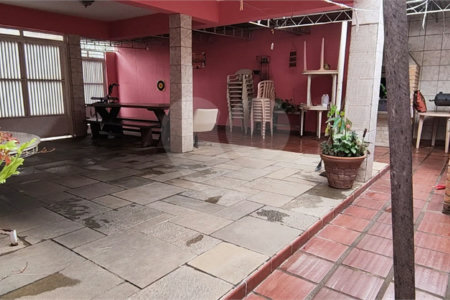 Sobrado à venda com 5 quartos, sendo 2 suítes, em Vila Trujillo, Sorocaba, SP
