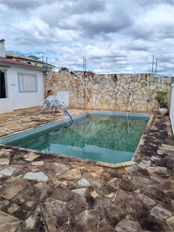 Casa à venda com 4 quartos, sendo 1 suíte, no condomínio Parque Ibiti do Paço, Sorocaba - SP