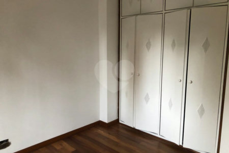 Apartamento à venda com 3 quartos, sendo 1 suíte, em Vila Andrade, São Paulo, SP