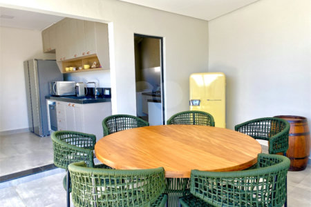Casa à venda com 3 quartos, sendo 2 suítes, no condomínio Residencial Marchant Buarque, Atibaia - SP