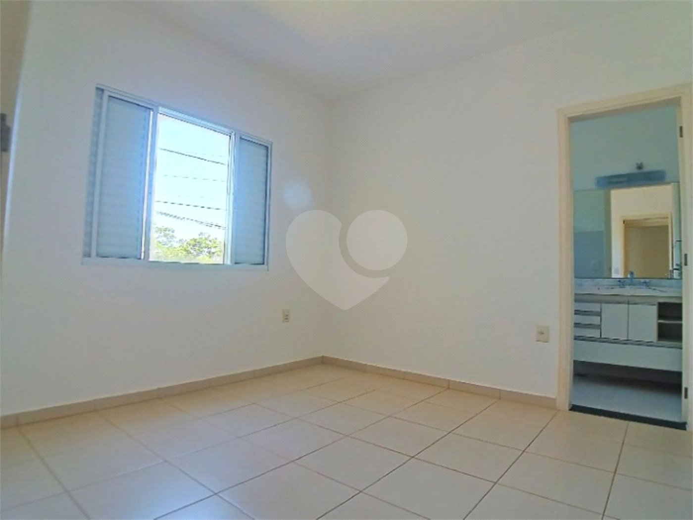 Casa à venda com 3 suítes no condomínio Terras de São Francisco, Vinhedo - SP