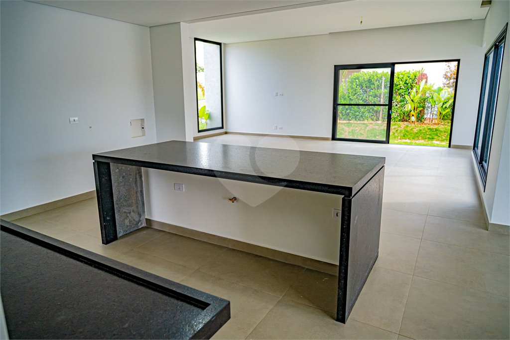 Casa à venda com 3 suítes no condomínio Village Saint Charbel, Araçoiaba da Serra - SP