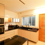 Casa à venda com 3 quartos, sendo 1 suíte, no condomínio Smile View, São Paulo - SP