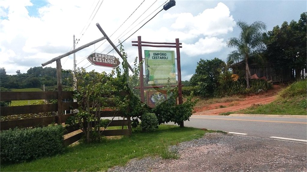 Terreno à venda com 1 suíte no condomínio Picollo Villaggio, Louveira - SP