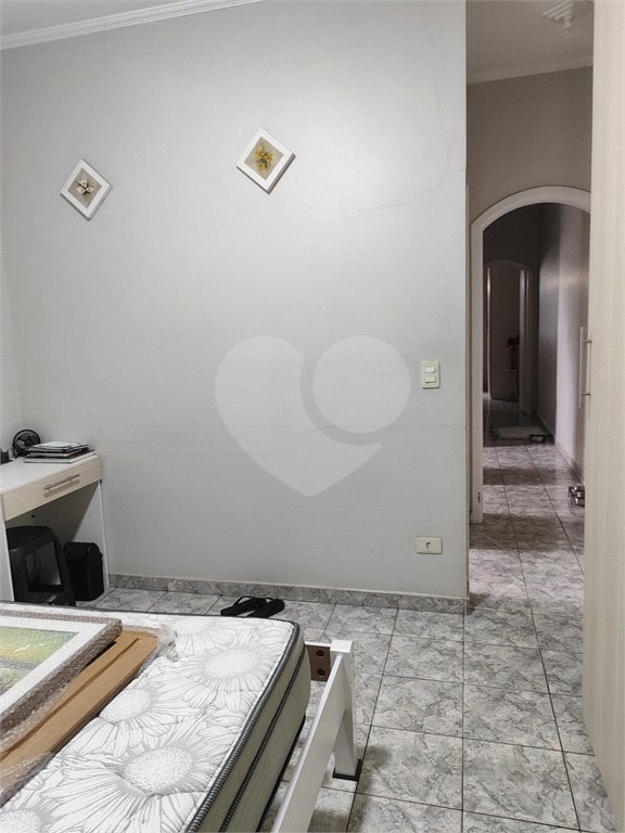 Casa à venda com 4 quartos, sendo 1 suíte, em Jardim Leila, Guarulhos, SP