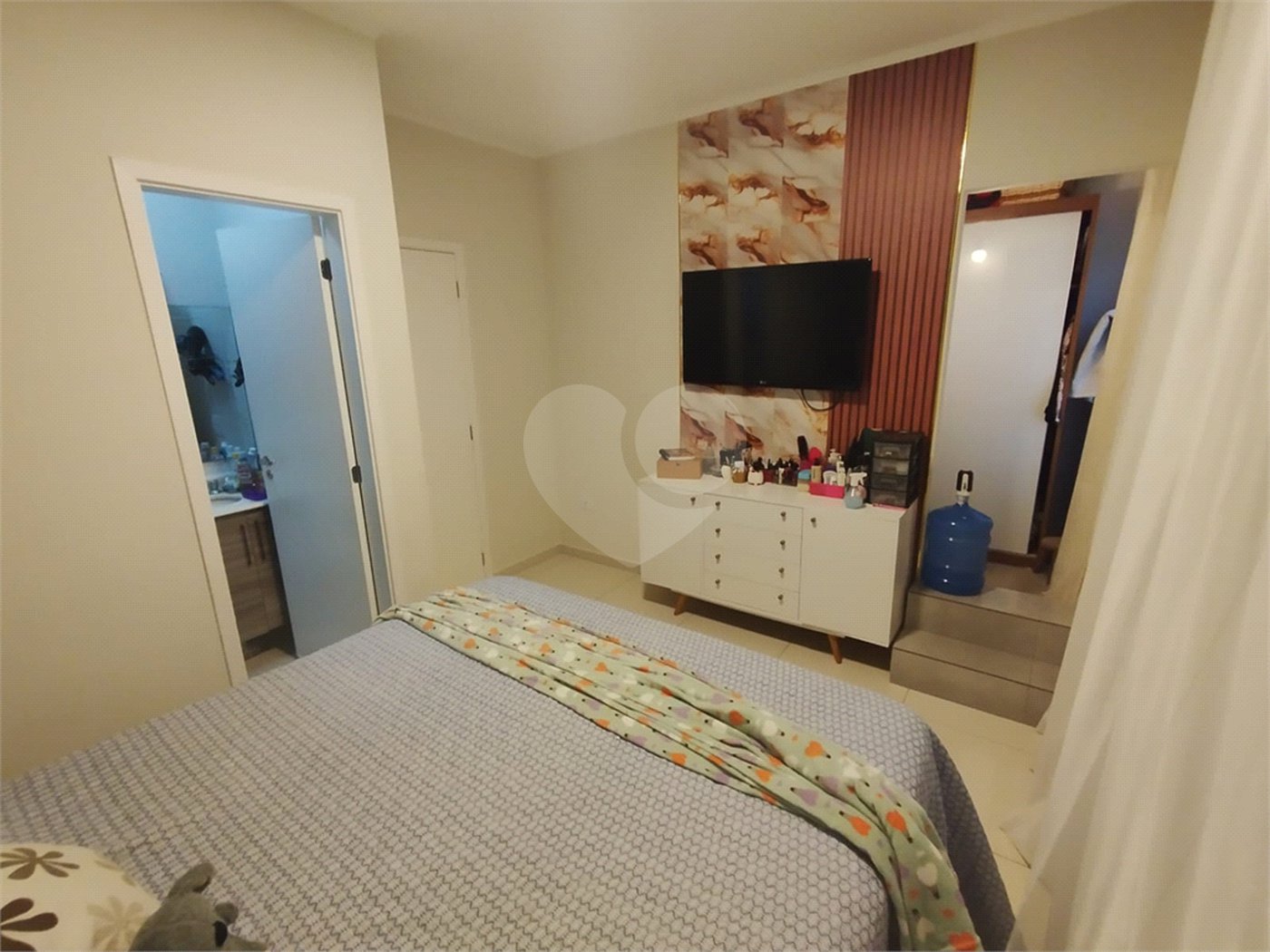 Casa à venda com 2 quartos, sendo 1 suíte, no condomínio Residencial Viva Vida, Cotia - SP
