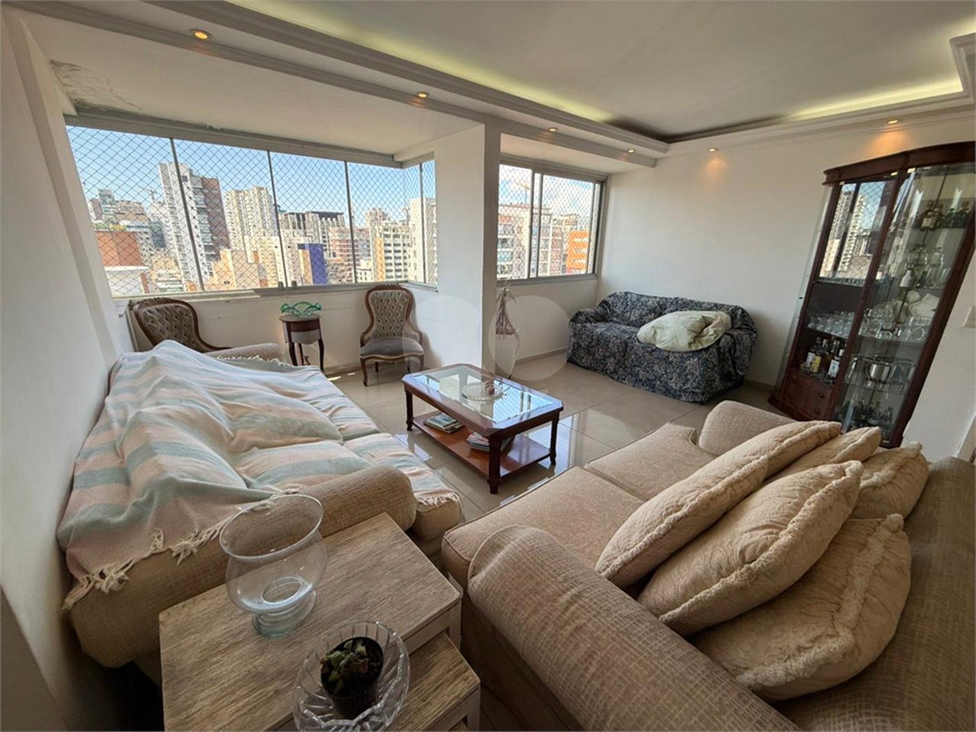 Apartamento à venda com 4 quartos, sendo 1 suíte, em Indianópolis, São Paulo, SP