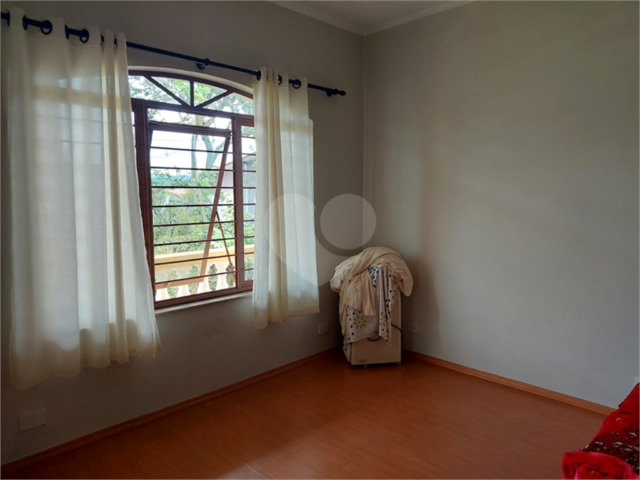 Casa à venda com 5 quartos, sendo 3 suítes,  no Centro, Mairiporã, SP