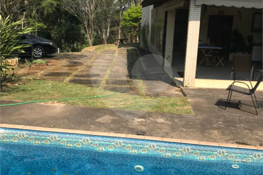 Sobrado à venda com 4 quartos, sendo 2 suítes, em Serra da Cantareira, Mairiporã, SP