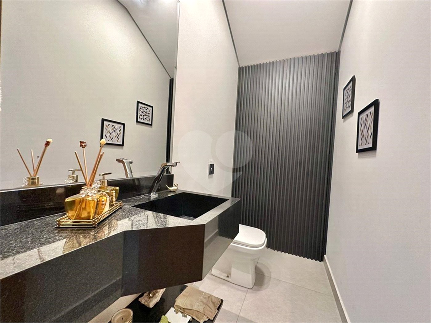 Condomínio à venda com 4 quartos, sendo 3 suítes,  em Bairro da Vossoroca, Sorocaba, SP