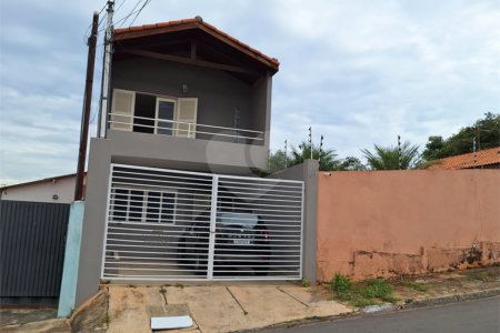 Sobrado à venda com 2 quartos, sendo 1 suíte, em Vila Barth, Itapetininga, SP