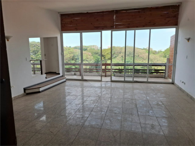 Casa à venda com 4 quartos, sendo 3 suítes,  em Jardim São Bento, São Paulo, SP