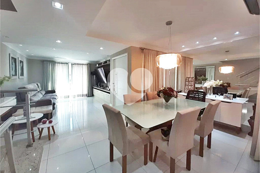 Casa à venda com 5 quartos, sendo 2 suítes, no condomínio Florada da Serra, São Paulo - SP