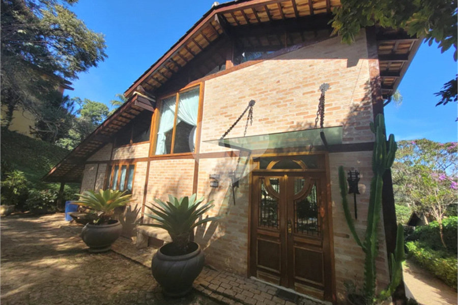 Casa à venda com 3 quartos, sendo 1 suíte,  no condomínio Residencial Bosque da Serra, Mairiporã - SP