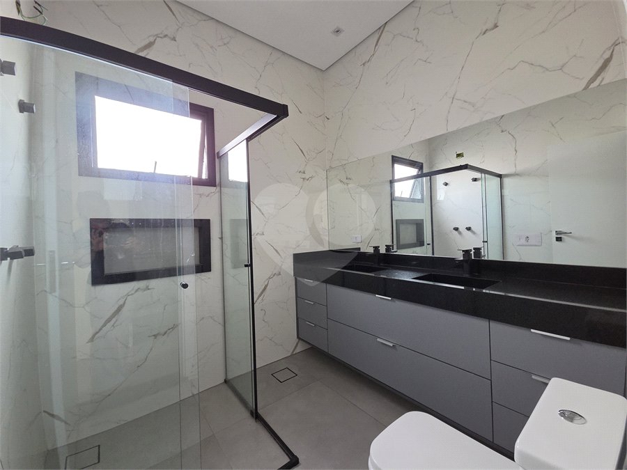 Casa à venda com 3 quartos, sendo 1 suíte, no condomínio Helena Maria, Sorocaba - SP