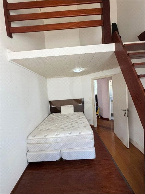 Casa à venda com 4 quartos, sendo 2 suítes, no condomínio Milennium, Valinhos - SP