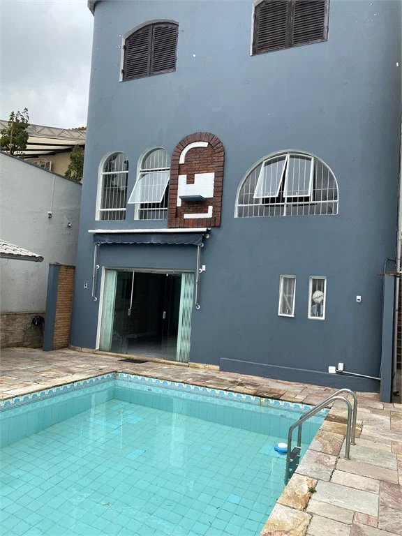 Casa à venda com 3 suítes em Jardim Leonor, São Paulo, SP