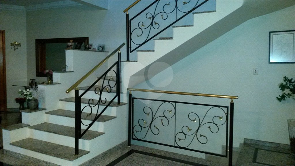 Casa à venda com 4 quartos, sendo 2 suítes, no condomínio Alpes da Cantareira, Mairiporã - SP