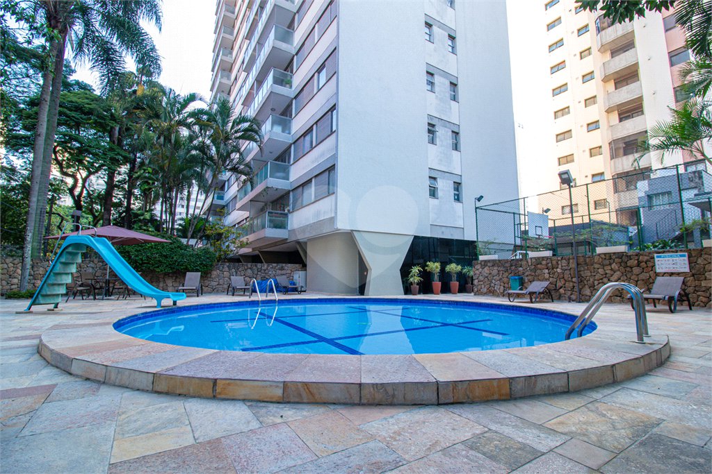 Apartamento à venda com 3 quartos, sendo 1 suíte, em Campo Belo, São Paulo, SP