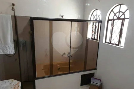 Sobrado à venda com 4 quartos, sendo 1 suíte, em Jardim Pinheiros, São Paulo, SP