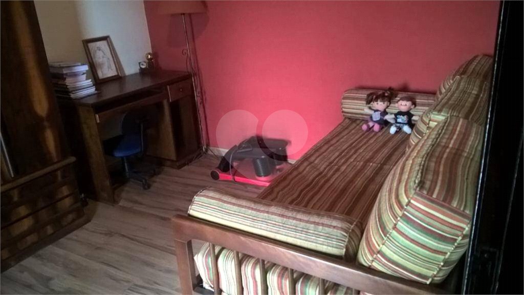 Sobrado à venda com 3 quartos, sendo 1 suíte, em Bocaina, Ribeirão Pires, SP