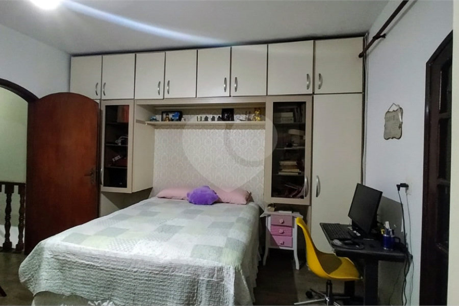 Sobrado à venda com 3 quartos, sendo 1 suíte, em Jardim Tabatinga, Guarulhos, SP