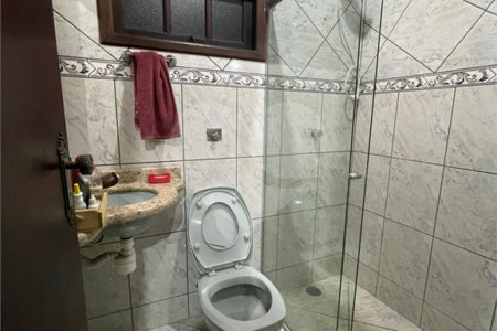 Sobrado à venda com 4 quartos, sendo 1 suíte,  em Vila Suissa, Mogi das Cruzes, SP