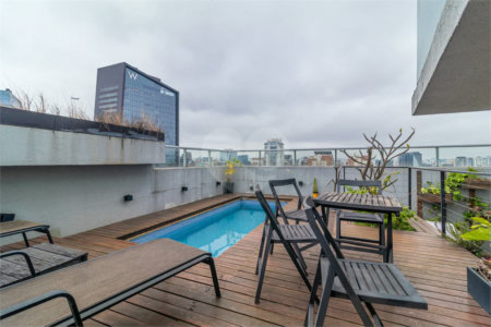 Cobertura à venda com 3 suítes em Vila Olímpia, São Paulo, SP