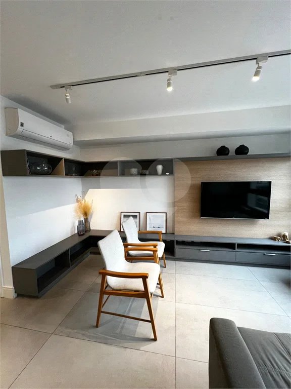 Linda Cobertura Duplex para venda no Jardim Paulista com 87,45 m² decorada!