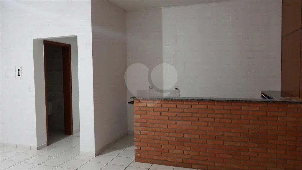 sala comercial_Jardim Bom Principio- Indaiatuba-SP. AU 60m2 valor locacao R$880,00 mais valor iptu.